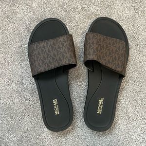 Michael Kors Slides Like New
